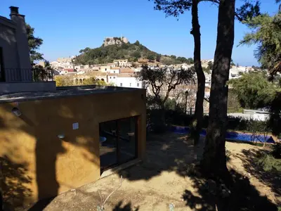 Vista general de una montaña o vista desde la casa o chalet