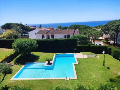 Piscina en o cerca de Càntir