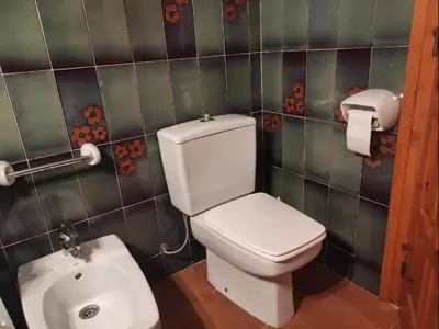 Un baño de Càntir