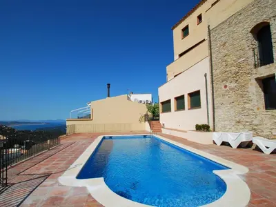 Piscina en o cerca de León