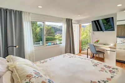 Cama o camas de una habitación en VILLA PORTUGAL with pool & mountain view