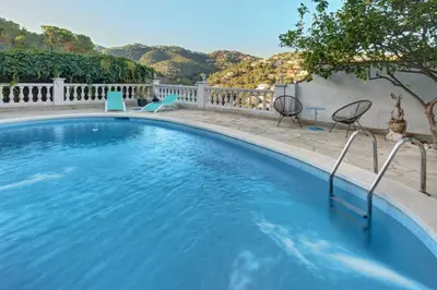 Piscina en o cerca de VILLA PORTUGAL with pool & mountain view