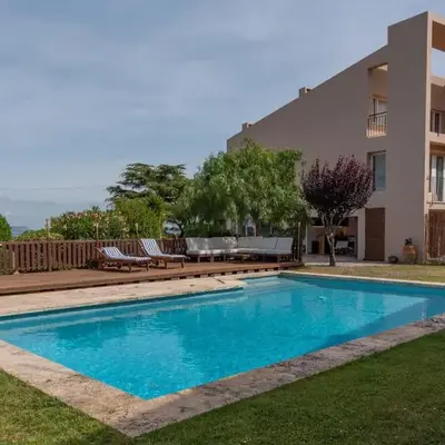 Romantic modern apartment private swimming pool 5 min walk from Begur Centre