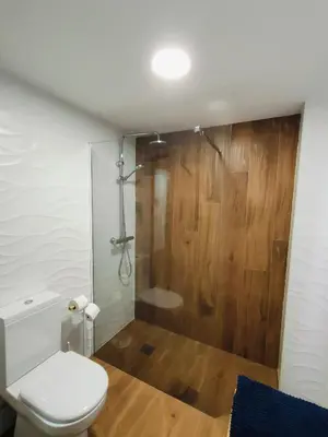 Un baño de Sea you soon apartment. Lloret de Mar city center