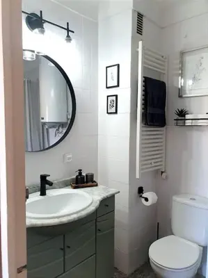 Un baño de somriu Apartament Fenals Platja