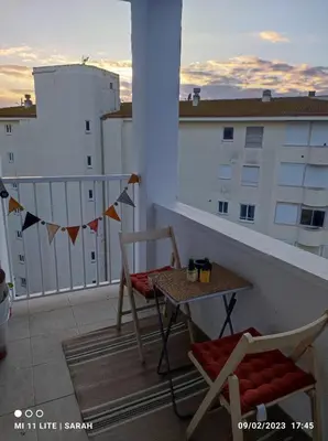 Un balcón o terraza de somriu Apartament Fenals Platja