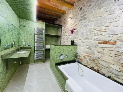 Un baño de Cathedral Dreams