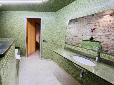 Un baño de Cathedral Dreams