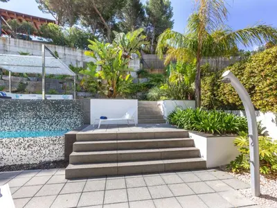 Jardín al aire libre en Holiday Home Nathalie by Interhome