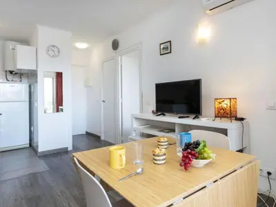 Una cocina o zona de cocina en Apartment Montseny by Interhome
