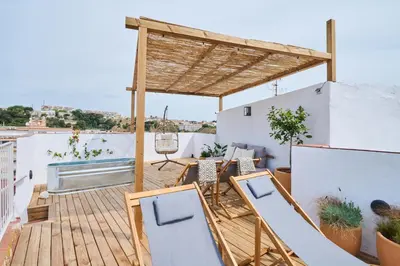 Un balcón o terraza de El Rancho at the Beach