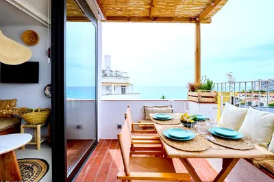 Un balcón o terraza de El Rancho at the Beach