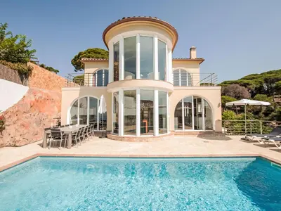 Piscina en o cerca de Villa Gaudí by Interhome