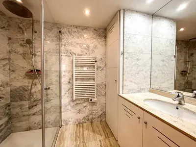 Un baño de Loft Cort Reial Atico in the heart of the old town