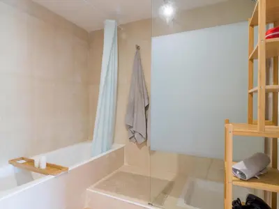 Un baño de Brisa del mar Sa Punta duplex piscina y parking