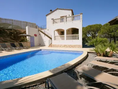Piscina en o cerca de Villa Treehouse by Alvent Holidays