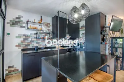 Una cocina o zona de cocina en Hortensias Apartament amb aire acondicionat, a prop de la platja i amb accès a piscina