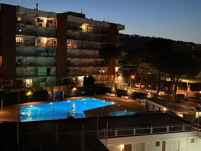 Piscina en o cerca de Apartamento Platja d’Aro · 2 dormitorios con pisci