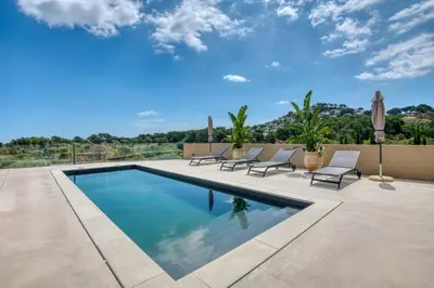 Piscina en o cerca de Bon Repos