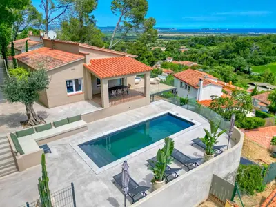 Piscina en o cerca de Bon Repos