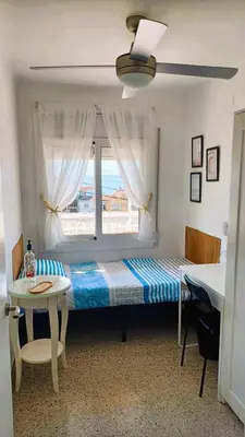 Cama o camas de una habitación en Canet playa y centro con free wifi