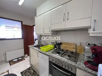 Una cocina o zona de cocina en EMBAJADOR 6 44