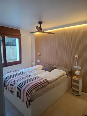 Cama o camas de una habitación en Luxury apartment 50m from the beach!