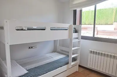 Litera o literas de una habitación en Villa Torrent Costa Brava, con piscina privada!