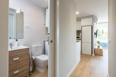 Un baño de AO-6 Calella de Palafrugell 2 PAX