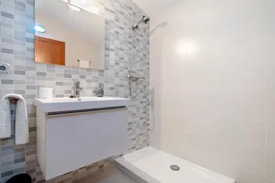 Un baño de Hauzify I Apartament Ponent