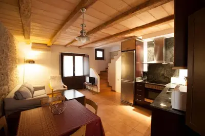 Una cocina o zona de cocina en La Bella Lola Boutique Home