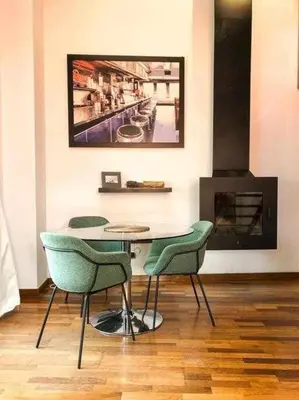 Zona de estar de Modern apt in old town w cathedral views