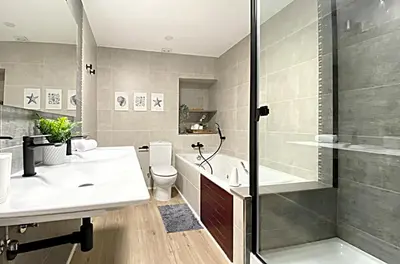 Un baño de Historic House at Can Quintana by Casa de Elena