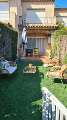 Jardín al aire libre en Casa Mistral Reformado
