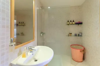 Un baño de LETS HOLIDAYS Beautiful apartment with pool Tossa 2