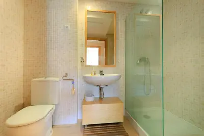 Un baño de LETS HOLIDAYS Beautiful apartment with pool Tossa 2