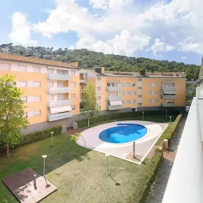 LETS HOLIDAYS Beautiful apartment with pool Tossa 2