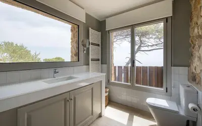 Un baño de Luxury Villa Tossa de Mar – Frente al Mar