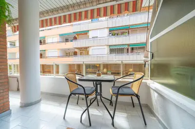 Un balcón o terraza de HomeHolidaysRentals Caliz - Costa Barcelona