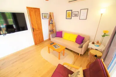 Zona de estar de V&V LLORET- Villa Suecia