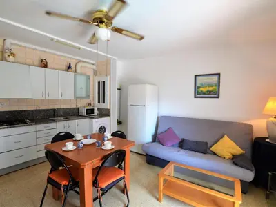 Una cocina o zona de cocina en Apartament Verd 4 pax LLoret de Mar