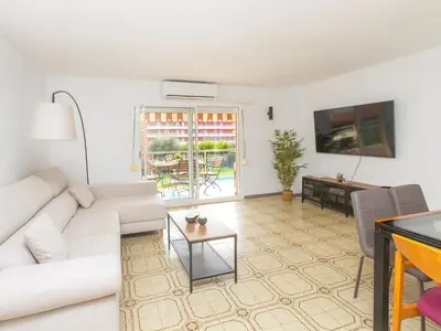 Una televisión o centro de entretenimiento en Apartment Libra by Interhome