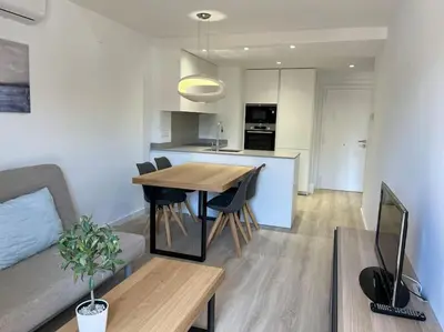 Una cocina o zona de cocina en Nice new flat near the beach
