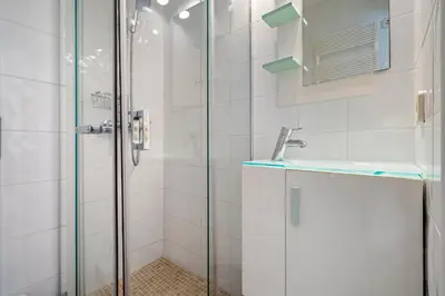 Un baño de Hauzify I Apartament Joy