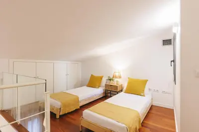 Cama o camas de una habitación en Bravissimo Plaça Catalunya 2-2, Duplex apartment