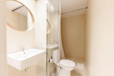 Un baño de Bravissimo Plaça Catalunya Studio, Monthly Apartment