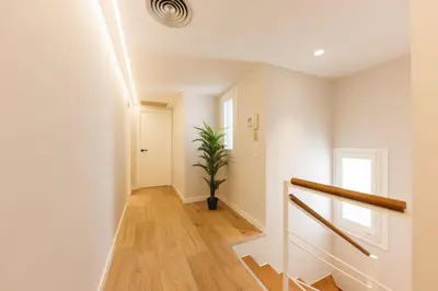 Plano de Bravissimo Cort Reial Duplex, Spacious with 3 bedrooms