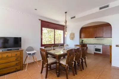 Una cocina o zona de cocina en Villa Violetas - Magnificent sea view, 8 pers and baby cot available, quiet area