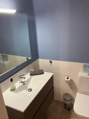 Un baño de Casa con vista y jardín, a 20' de la playa