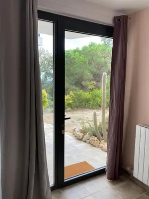 Jardín al aire libre en Casa con vista y jardín, a 20' de la playa